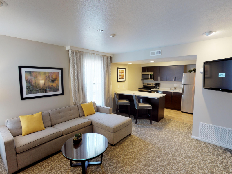 Economize on your prolonged stay at Chase Suite Hotel Newark Fremont at Newark, CA